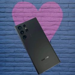 Samsung Galaxy S22 Ultra 5G 256GB AT&T And Cricket-$749