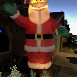 10 foot inflatable santa 