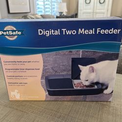 Digital Pet Feeder - NEW
