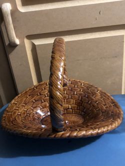 Large ceramic vintage basket 1983