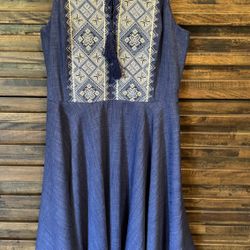 White House Black Market Blue Halter Embroidered Dress 4 Petite 4P Fit and Flare
