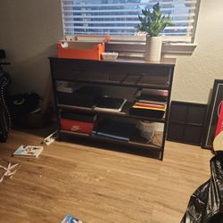 Sofa And Small Console Table!!! Needs To Go!!! Serious Only!!