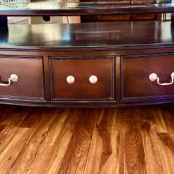 Almost New Exquisite Coffee Table With Curved Top & Free Extra Inset Glass