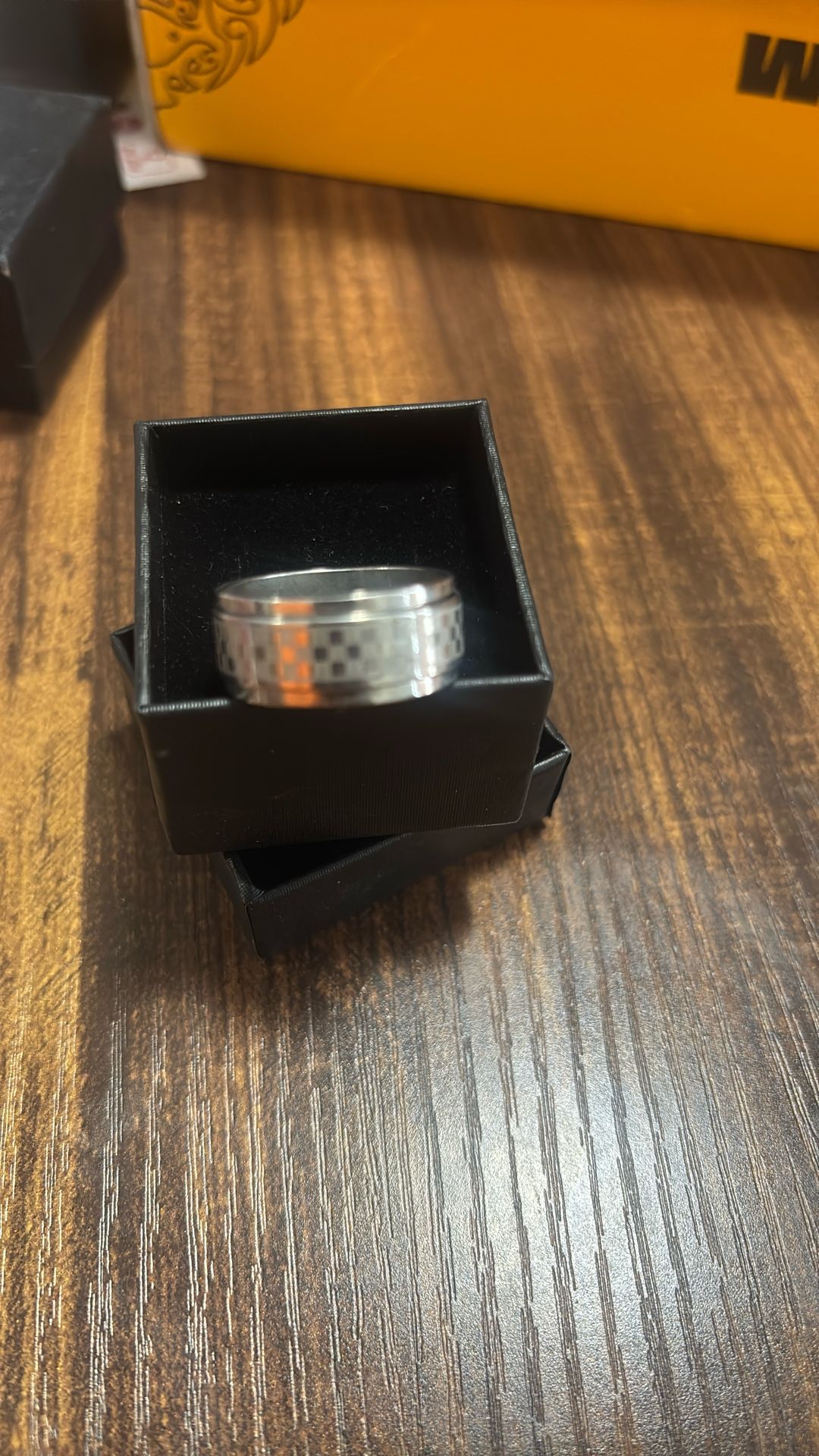 Spinning Shutter Checker Ring Size 9 10