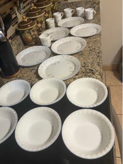 18 Piece Corelle Set