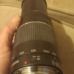 Canon Zoom Lens EF 75-300mm