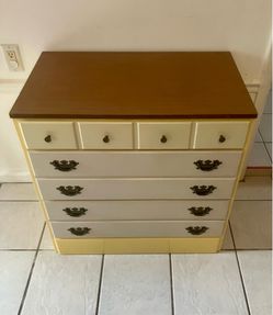 Vintage Wooden Chest of Drawers w/ 3 Drawers