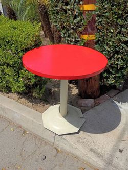Retro Mid Century Round Pedestal Dining Table