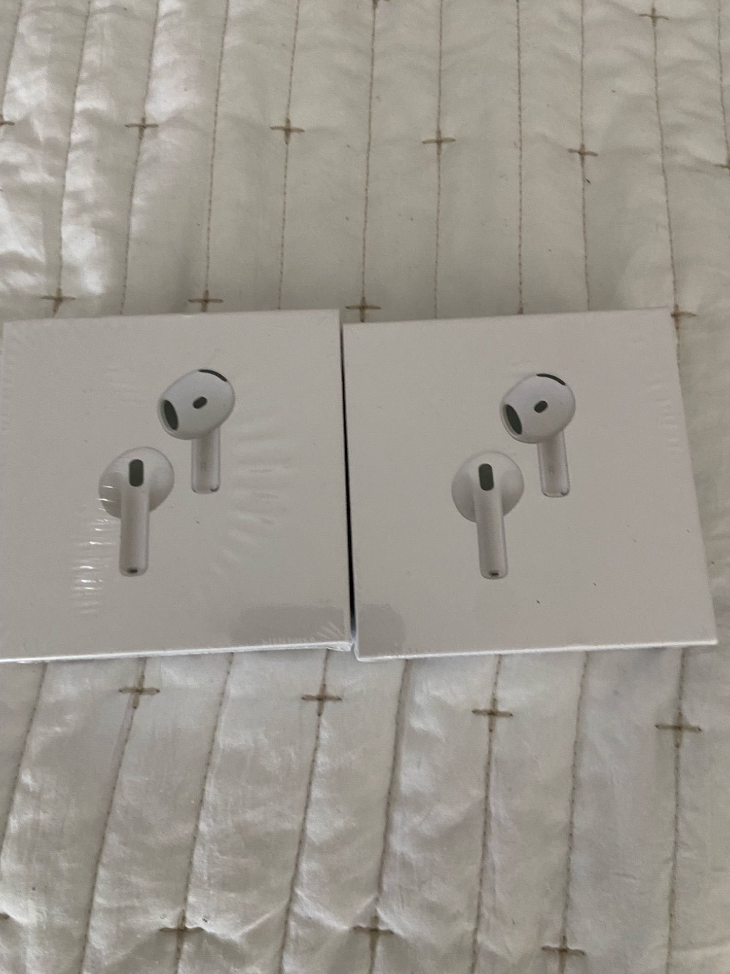 AirPod 4s