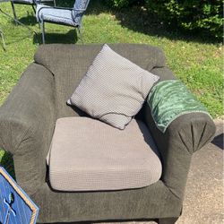 FREE-Oversized Chair