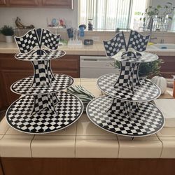 Checkered Cupcake Stands 