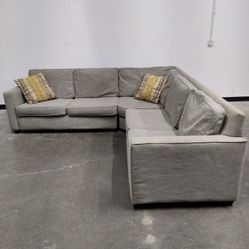 🚚 FREE DELIVERY - Cozy Gray Sectional Sofa
