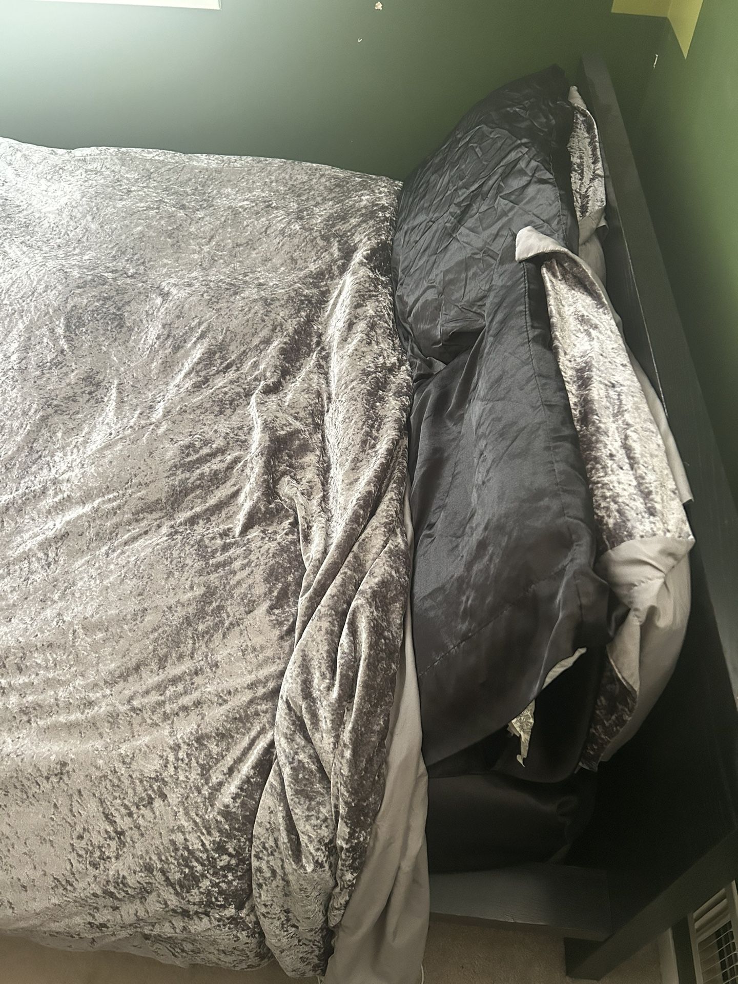 Queen Size Bed Frame & Mattress
