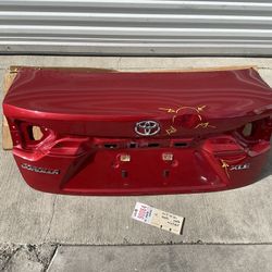 2020 2024 TOYOTA COROLLA TRUNK LID TAILGATE OEM 