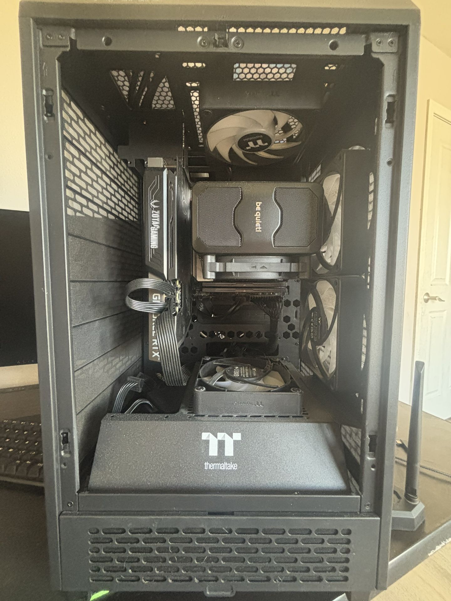 Used Pc For Sale Everything Included two monitors Comes With All The Cables And A Custom Built Keyboard
