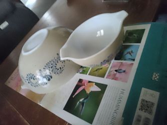 VINTAGE ( PYREX).  $28 for both        PICK ⛏️ UP ONLY