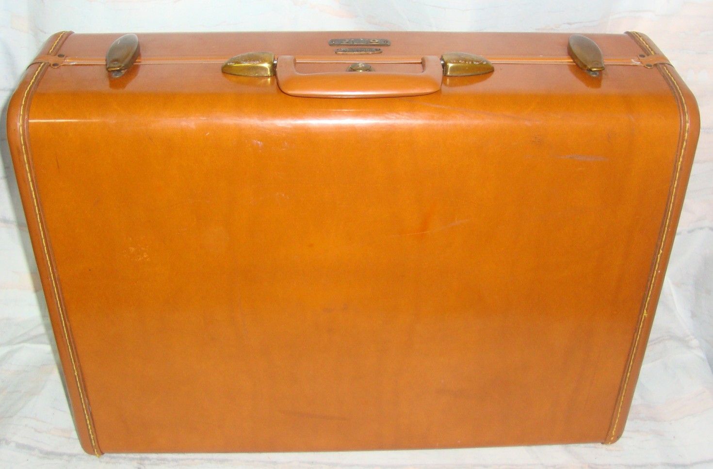 Samsonite vintage Shwayder Bros Denver hard shell suitcase. 21"