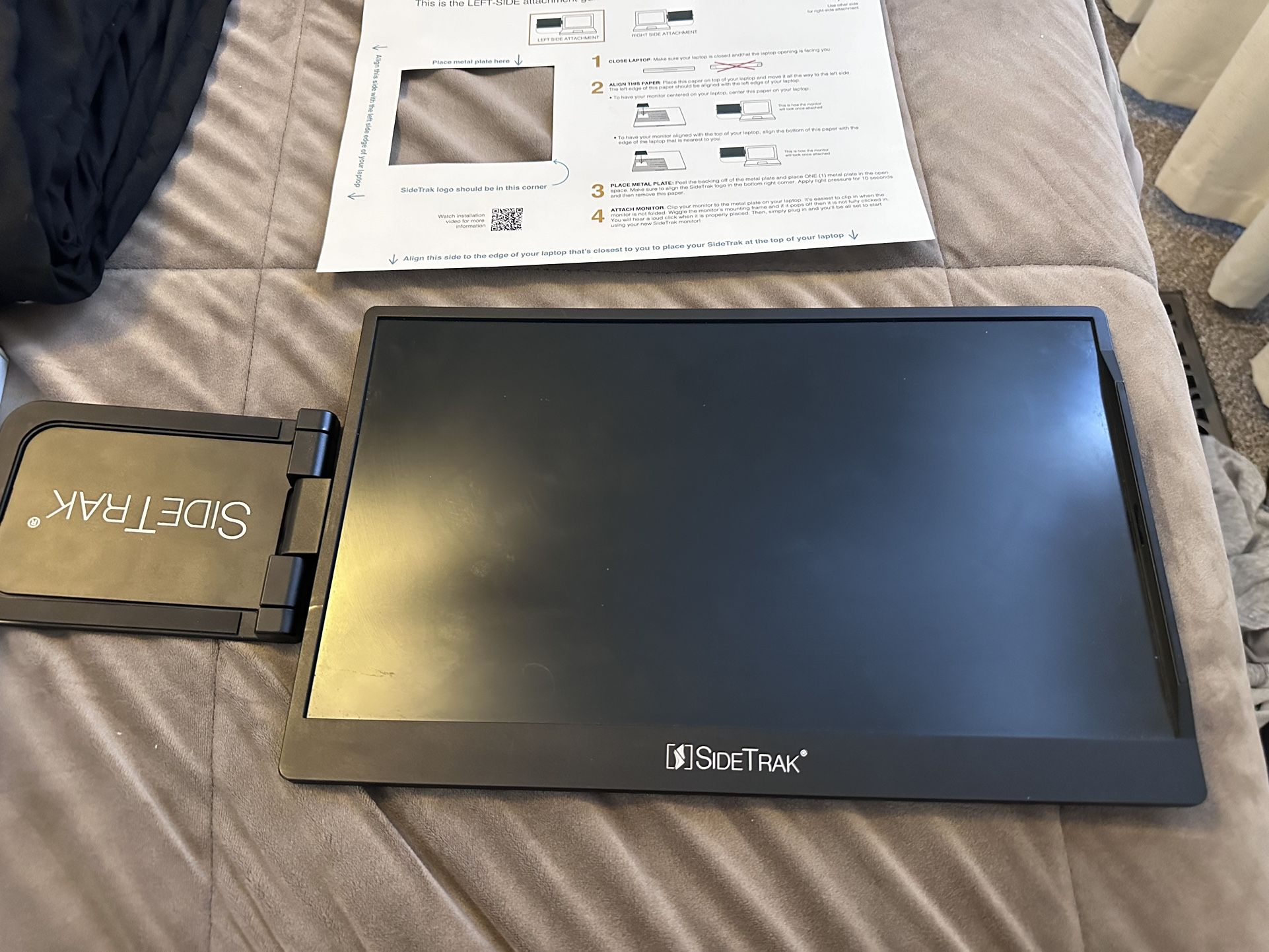 SideTrack Swivel Attachable Portable Monitor 14inch Full HD Compatible Mac and Window
