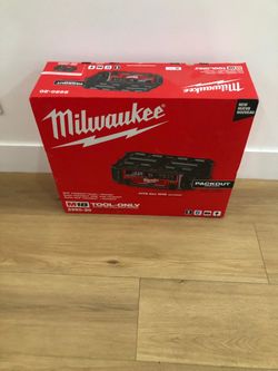 Milwaukee packout radio