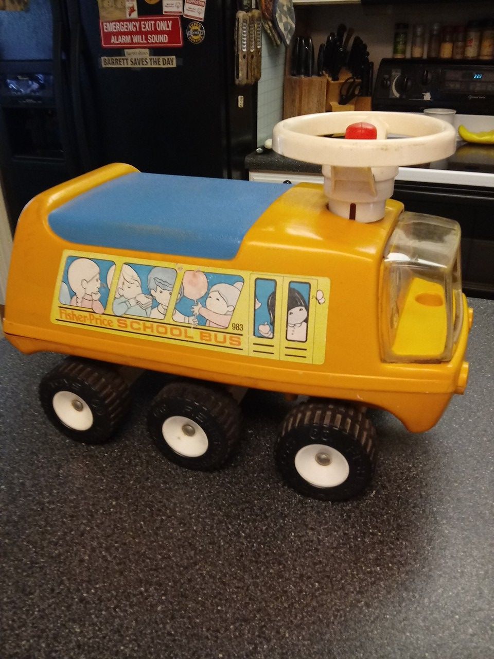 RARE FISHER PRICE RIDE ON SCHOOL BUS MADE 1983 NICE VINTAGE TOY VERY STURDY 60 BUCKS