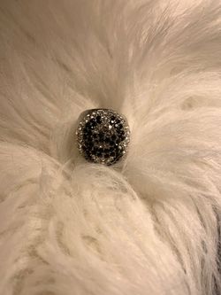 Beautiful ring size 8 silver tone