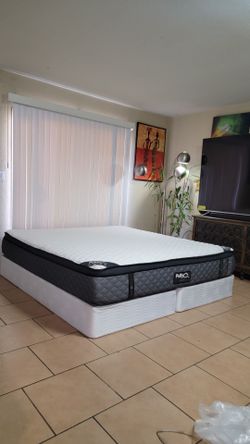 VERY NICE LIKE NEW KING SIZE PUFFY LUX HYBRID MATTRESS AND BOXSPRINGS FOR SALE! IN EXCELLENT CONDITION, FREE DELIVERY