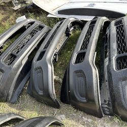 Ram Bumpers 2019-2024 Ram 2(contact info removed)-4500 complete with brackets. 450 each se habla español. 