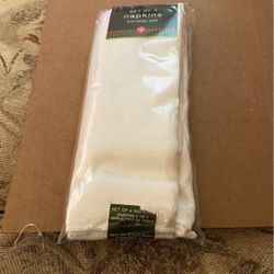 4 Holiday Napkins