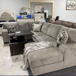 U SHAPED SECTIONAL COUCH SAME DAY DELIVERY By ASHLEY 