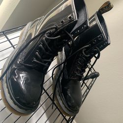 Dr. Martens 