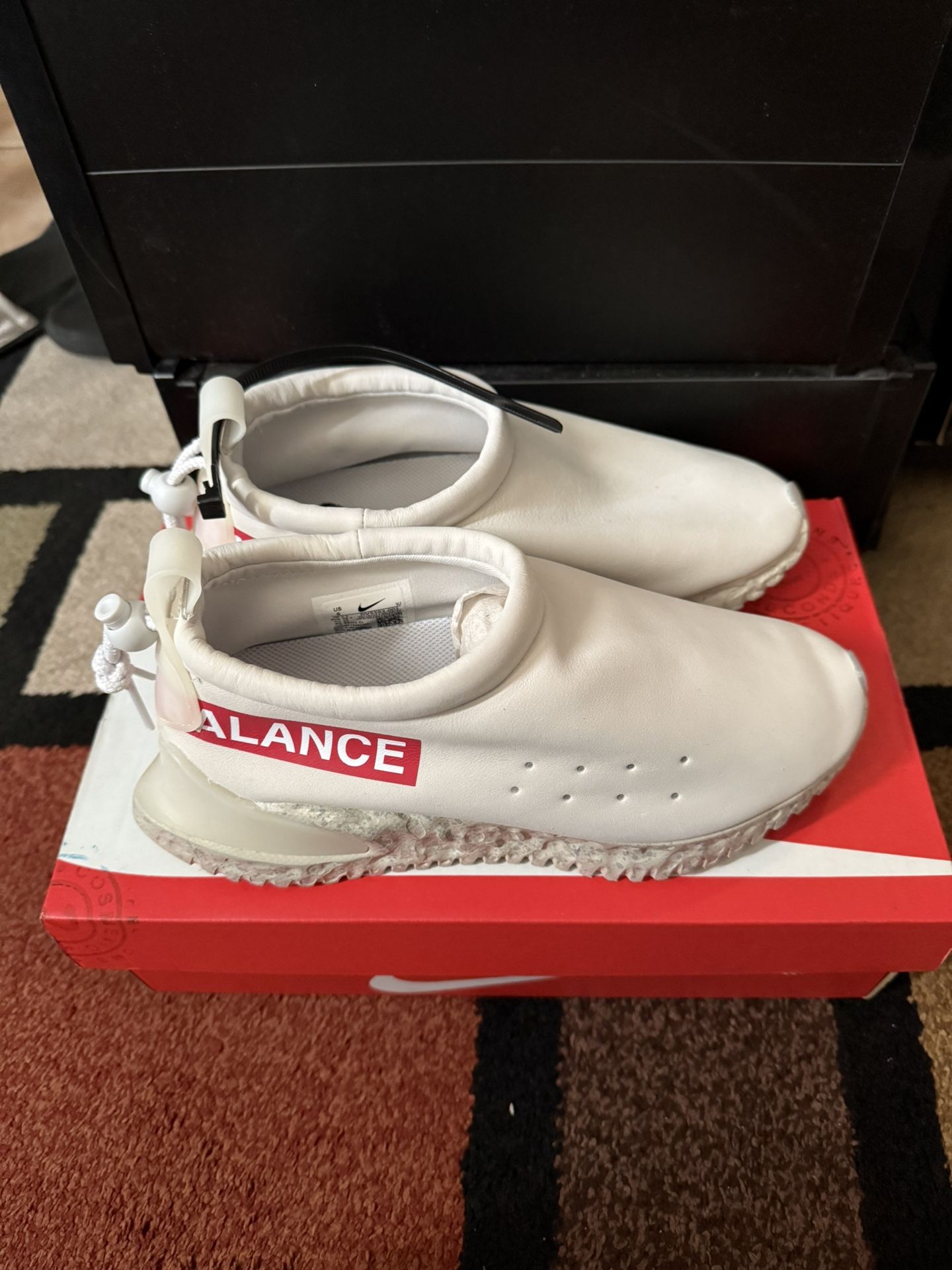 Nike (Chaos) Moc Flow x