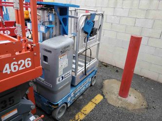 2010 Genie Vertical Lift