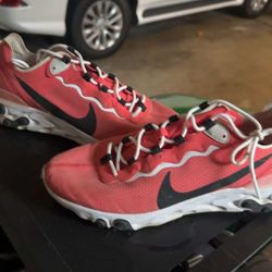Nike react pink 