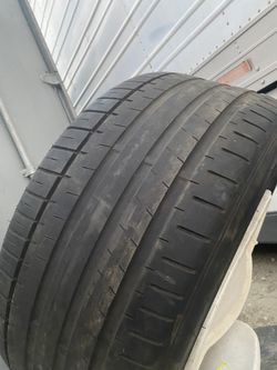 255 40 19 Tire