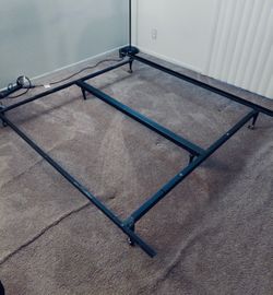 Metal bed frame