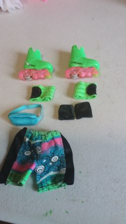 1991 ROLLER BLADE( KEN) DOLL BARBIE'S BOYFRIEND 10 PIECE OUTFIT