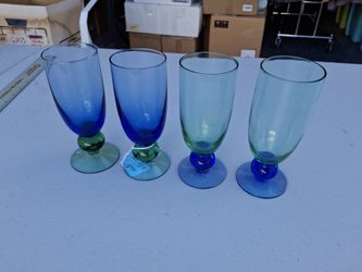Four Wine Glasses (Multicolor)