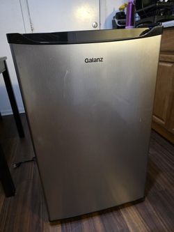 Galanz mini fridge