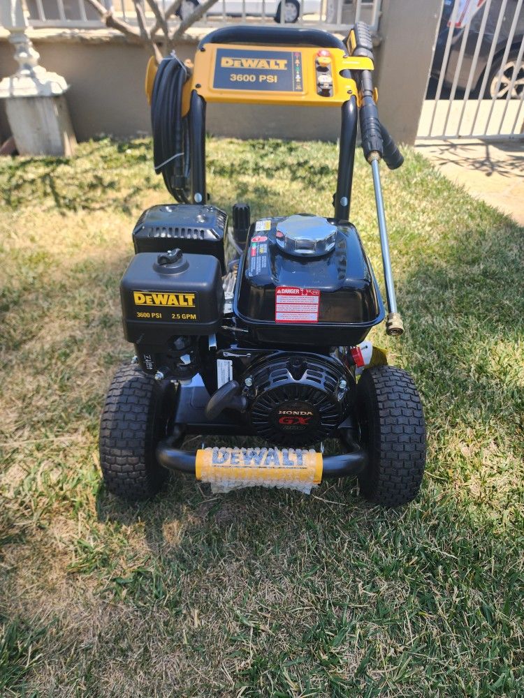 Dewalt 3000psi Gas Presure Washer Honda Engine 200gx Only Tested $550