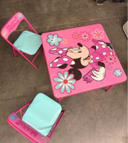 Disney Minnie Mouse Table with Chairs