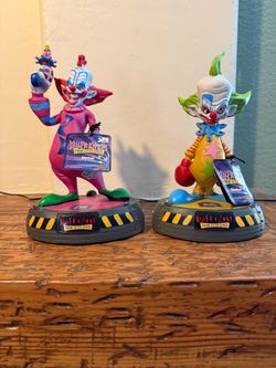 Spirit Killer Klowns from Outer Space Shorty & Slim Light Up Statues.  In time for Halloween!