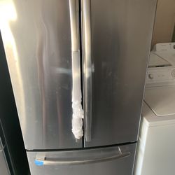 New Ge Refrigerator 33”