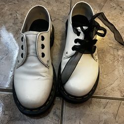 Doc Martens Oxfords, black & white, US women’s size 5