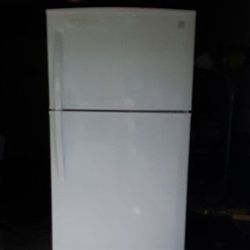 Kenmore Refrigerator 