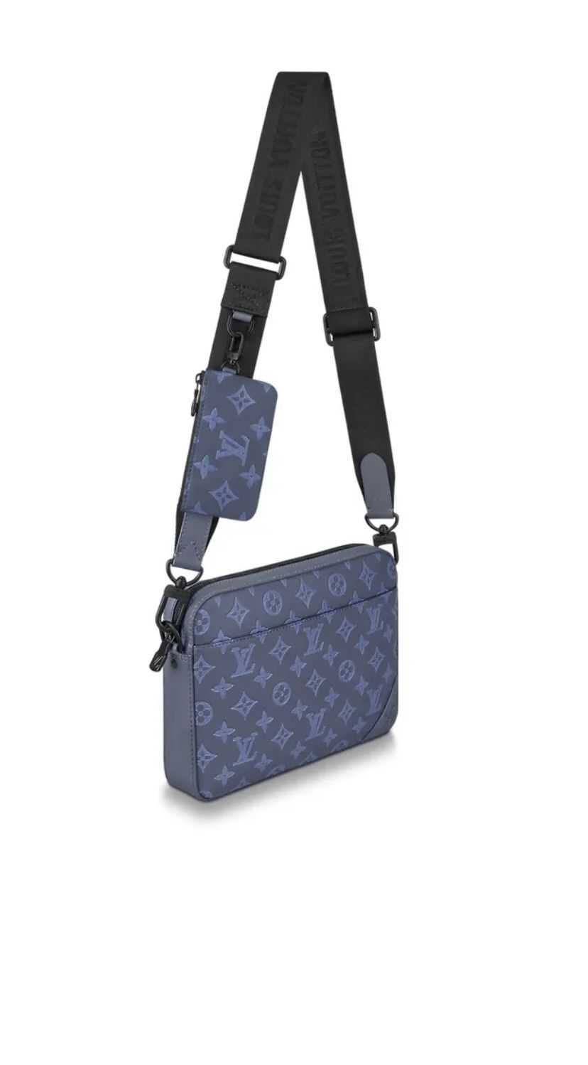 Louis Vuitton Duo Messenger Bag for Sale in Lake Elsinore, CA