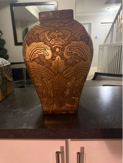 Decorative vase