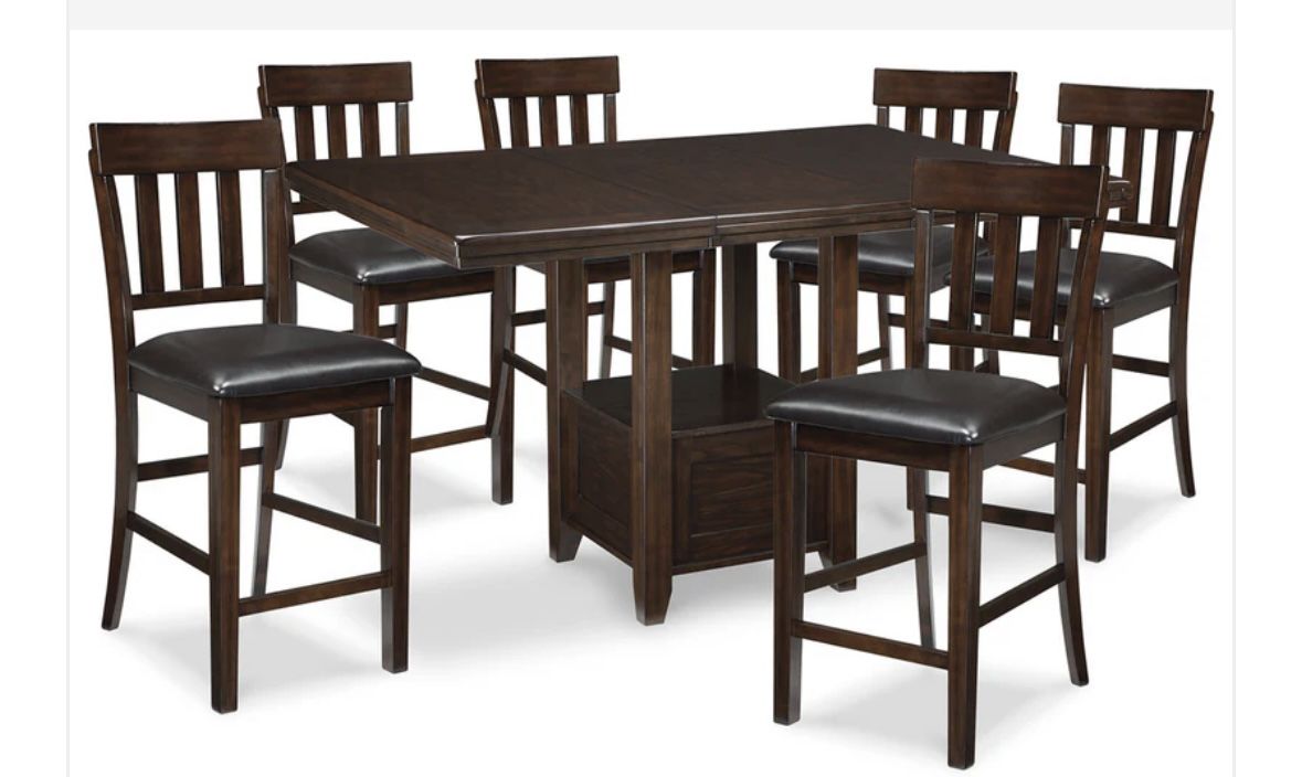 Hurwitz Mintz Table And Chairs