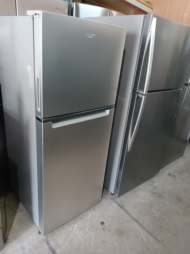 24 RV Whirlpool Refrigerator Stainless Steel Works Good 👍