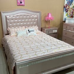 New Rose Gold Bedroom Set 