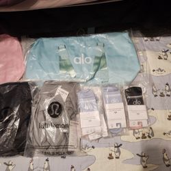 Alo Lululemon  Sets And Socks Alo Bags